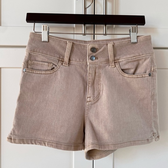 Guess Women’s Denim Shorts - Picture 3 of 6
